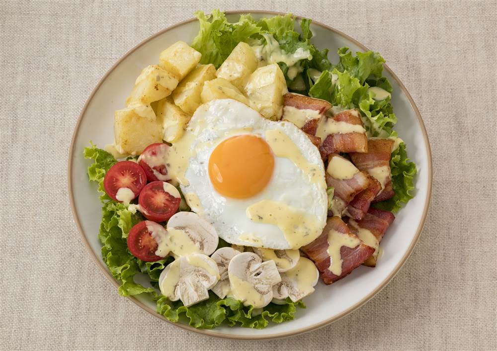 写真：じゃがいもとベーコンのペイザンヌサラダ