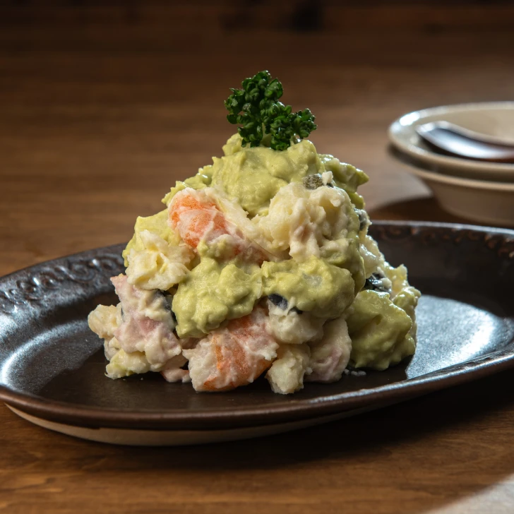 えびとアボカドタルタルのポテトサラダ