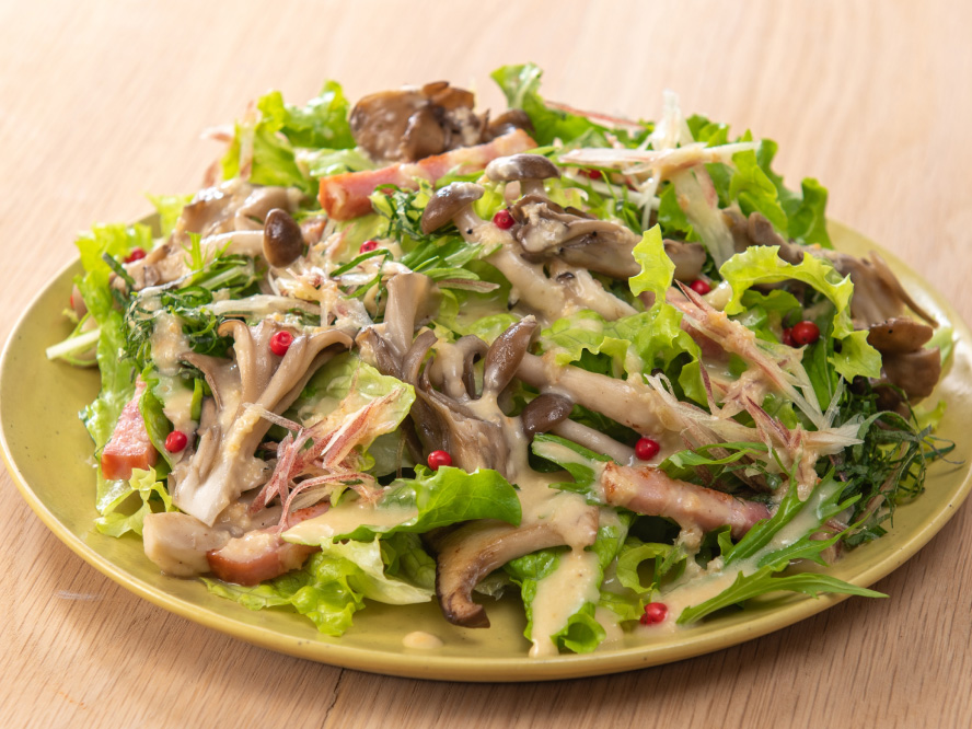 きのことベーコンのシェフズオニオンサラダ