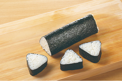 8等分にカット(50g)して、お好みのマヨフィリング(10g)をのせる。