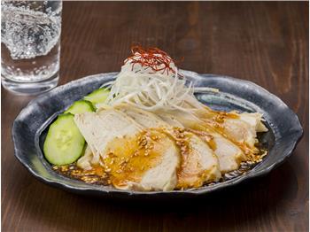 蒸し鶏の旨辛ごましょうゆがけ