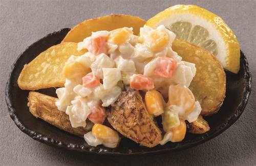 揚げポテトのコールスローがけ