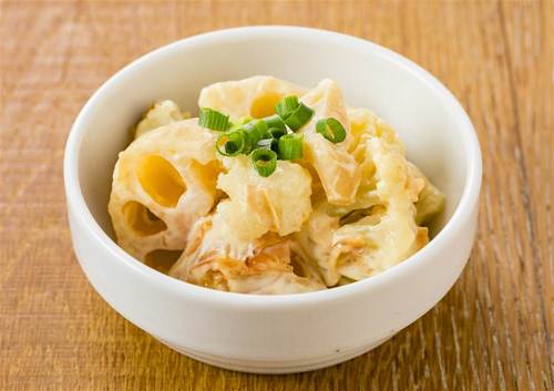 カリフラワーとレンコンのマヨ和え