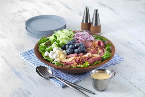 ローストビーフとブルーベリーのパワーサラダ