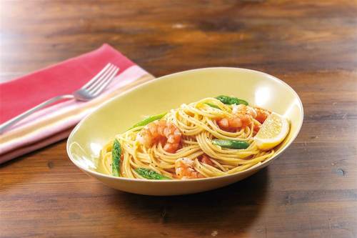 えびとアスパラガスのレモンパスタ