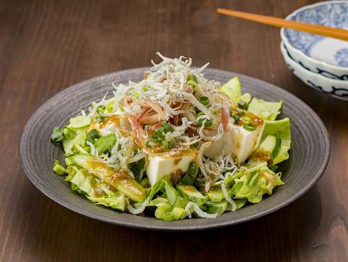 豆腐とちりめんじゃこの和風サラダ