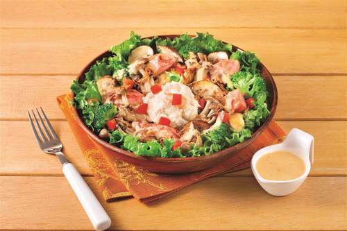 サーモンときのこのシェフズオニオンサラダボウル