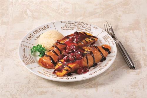 ごろっとベリーのフレンチトースト チョコレートソースがけ