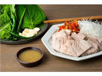 蒸し豚のねぎ塩だれ