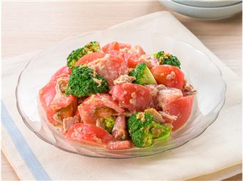 トマトとブロッコリーとツナのあえサラダ
