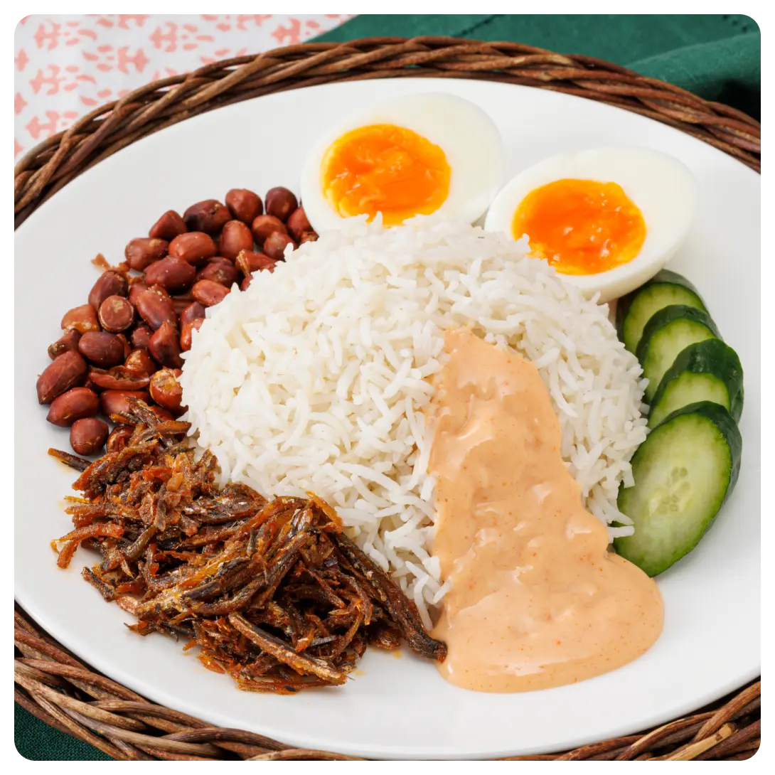 写真: ナシレマッ（Nasi Lemak）